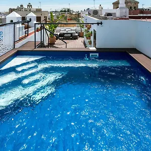  Holiday home Unique House - Private Spa&pool -stayinseville